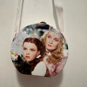 Wizard of oz Round Pink Novelty Women's Crossbody Bag tin